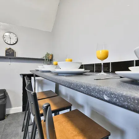 Apartman April Disc - Long - Contractors