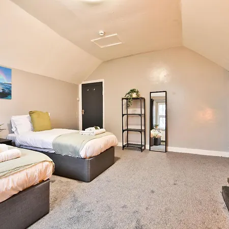 Apartman April Disc - Long - Contractors